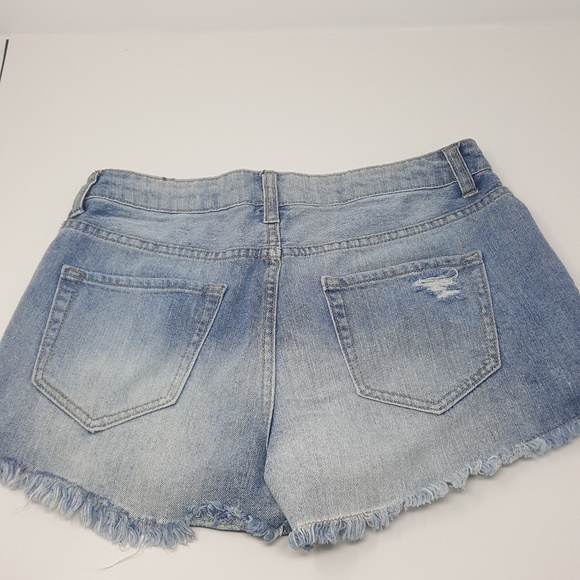 🐝Forever 21 Distressed Light Jean Shorts - Picture 2 of 4